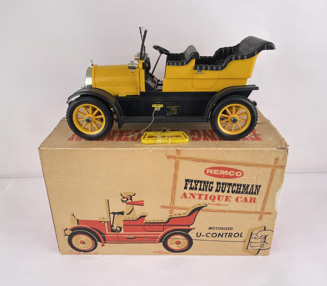 Remco Flying Dutchman Antique Tether Car (1 of 18)