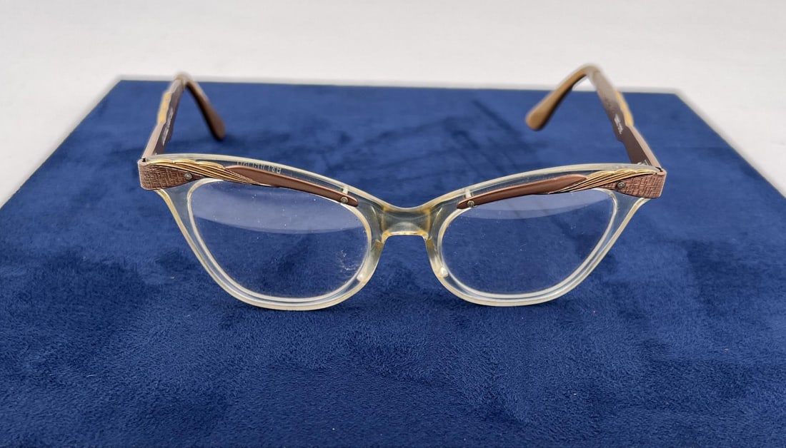 Vintage Bausch & Lomb Cats Eye Glasses: Nice set.