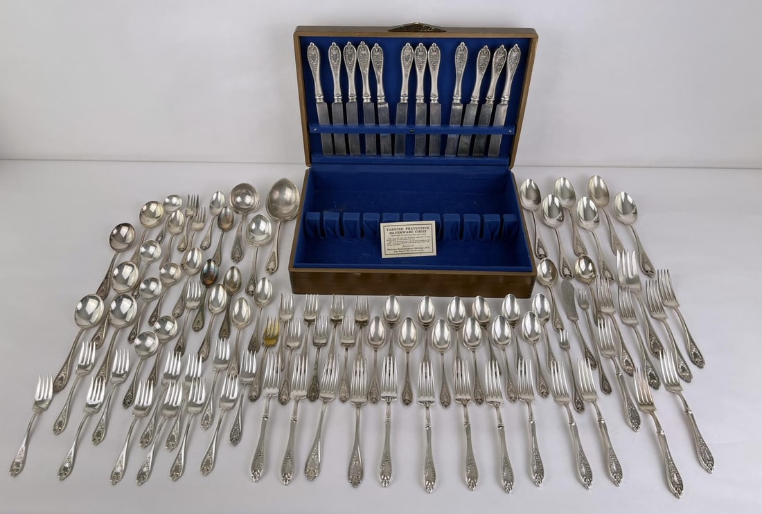 Large Collection Silverplate Flatwear (1 of 11)