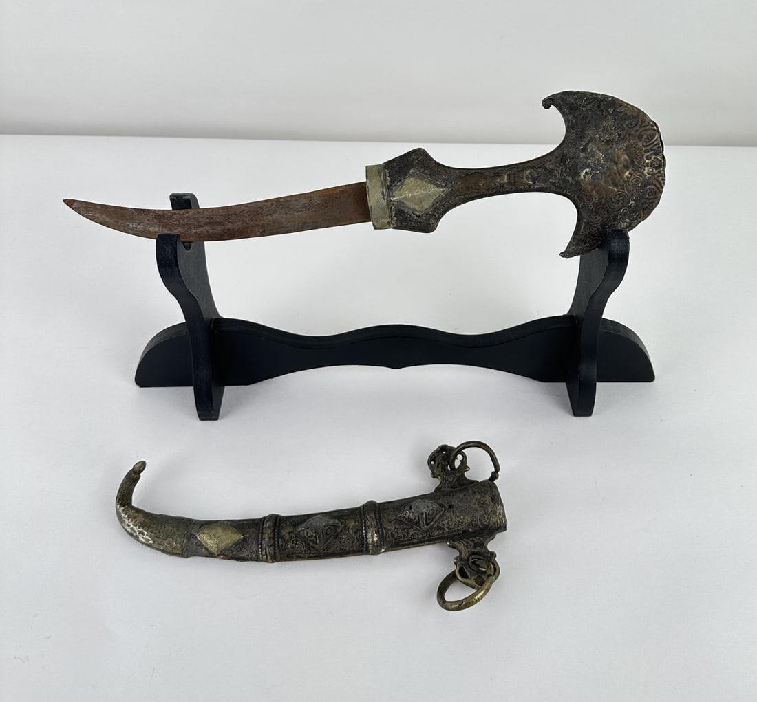 Antique Moroccan Koummya Dagger: Overall length 14".