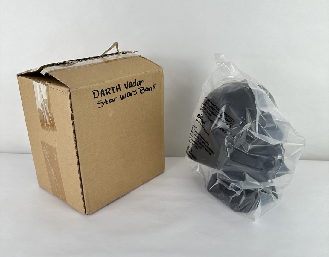 Star Wars Darth Vader Cookie Jar Kellogg's: In original plastic