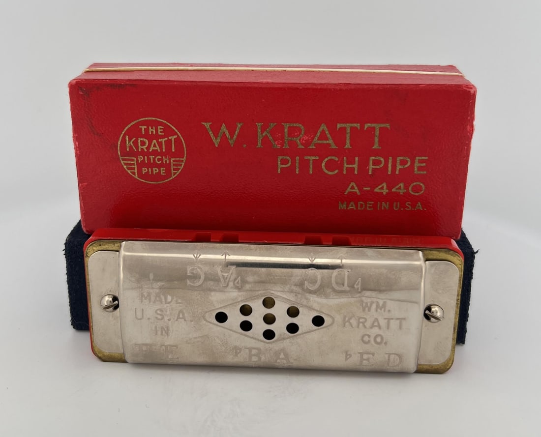 W. Kratt Pitch Pipe A-440 Harmonica: Nice example in box.
