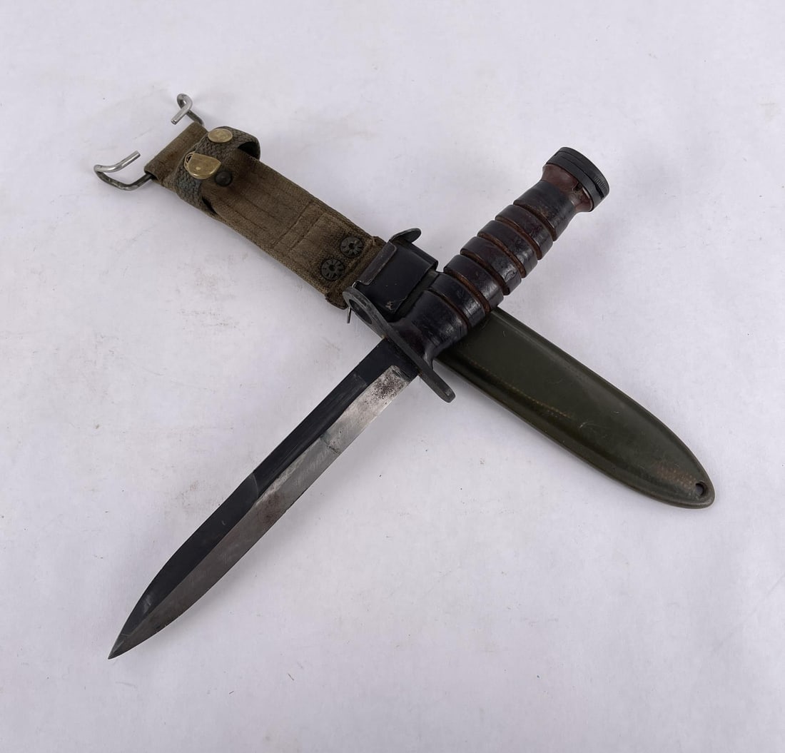 WW2 M4 M1 Carbine Camillus Bayonet: Nice example.