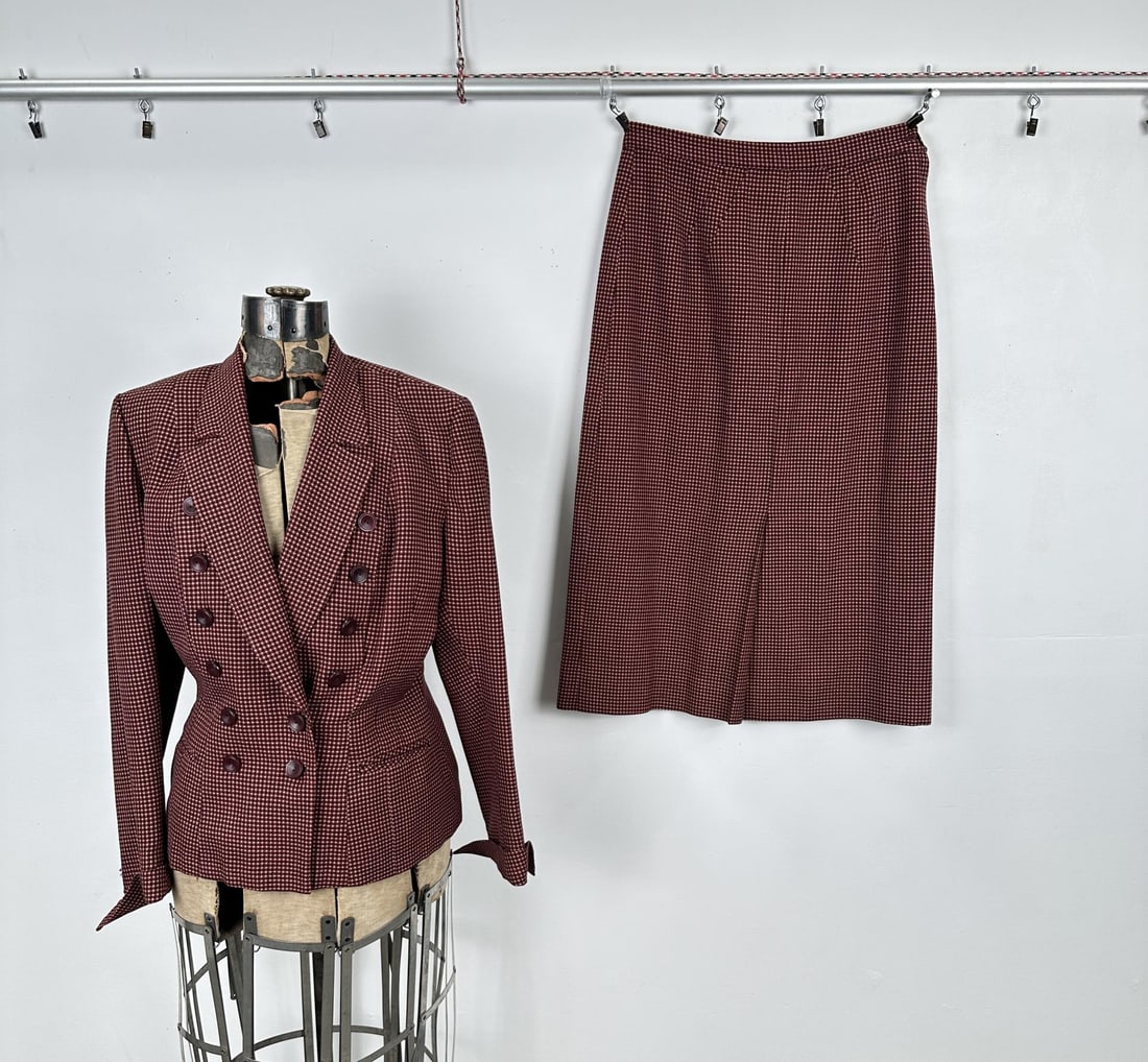 Vintage Wool Business Suit Blazer Skirt: Nice matching set. 28" waist on the skirt,