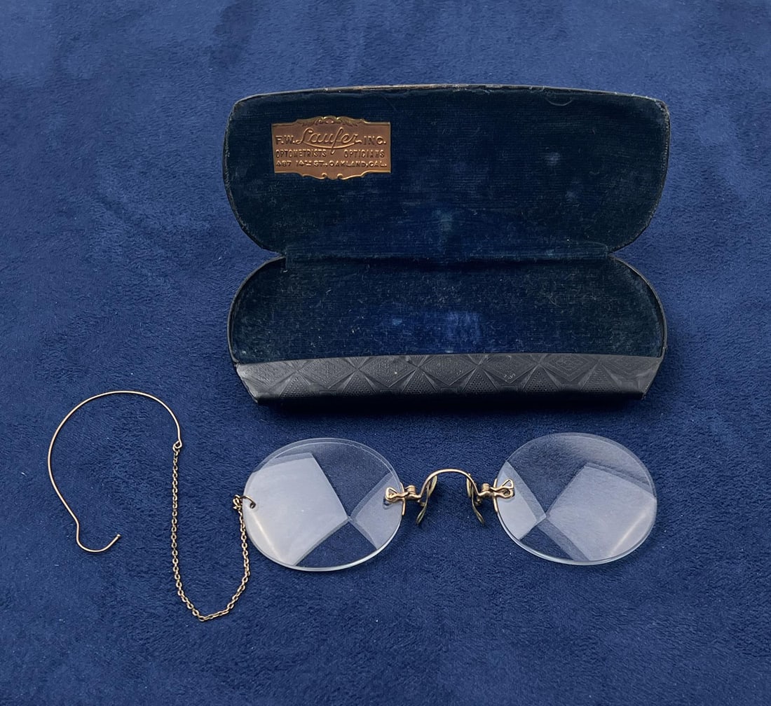 Antique Pince Nez Glasses With Ear Loop: Nice example