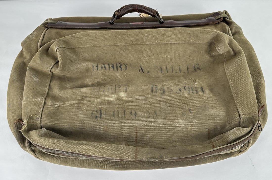 WW2 Army Air Force Pilot Flight Bag Identified: Nice example with pilot name stencilled on side.