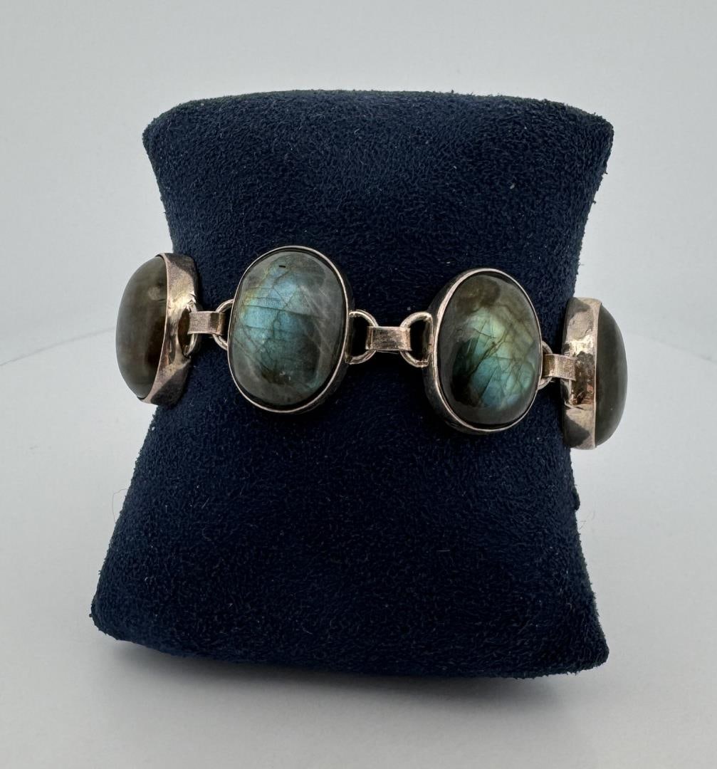 Starborn Sterling Silver Labradorite Bracelet: 8" long.