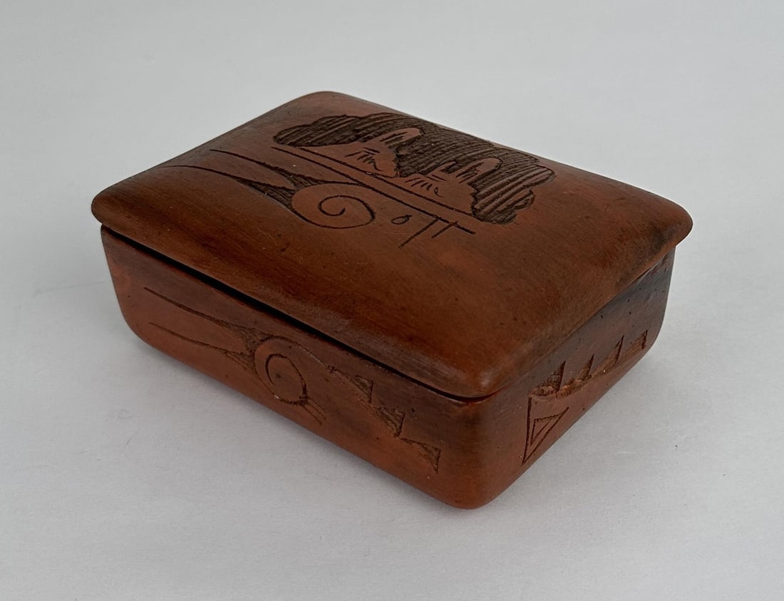 Navajo Indian Trinket Box: 5 1/4" by 4 3/8" by 2 1/8"