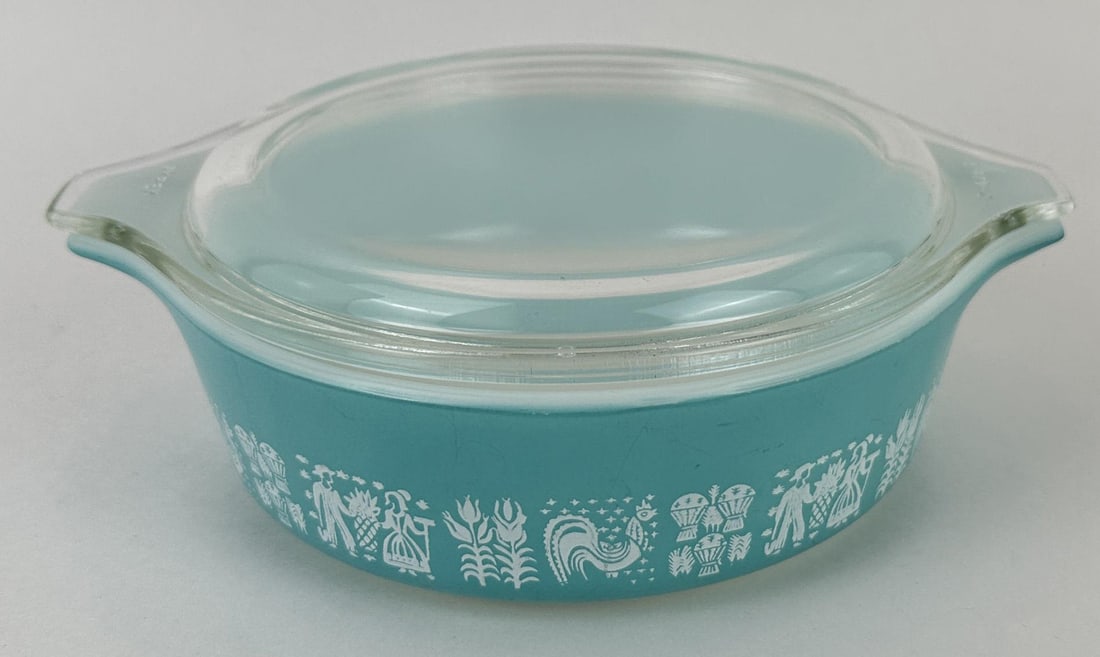 Pyrex Amish Butter Print Lidded Casserole 471: Nice example