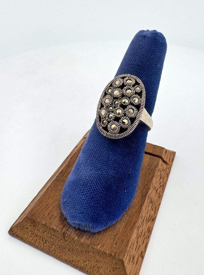 Sterling Silver Marcasite Ring: Size 6 3/4