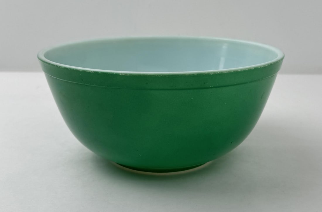 Pyrex Primary Color Green Mixing Bowl 403: Measures 8 1/2" in diameter by 4" tall.