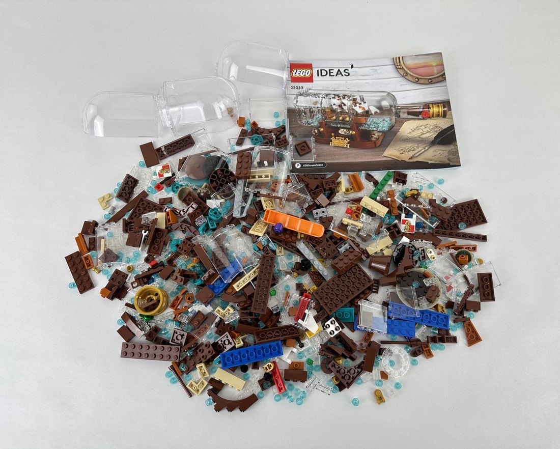 Lego Ideas 21313 Ship in a Bottle: Nice set with manual.