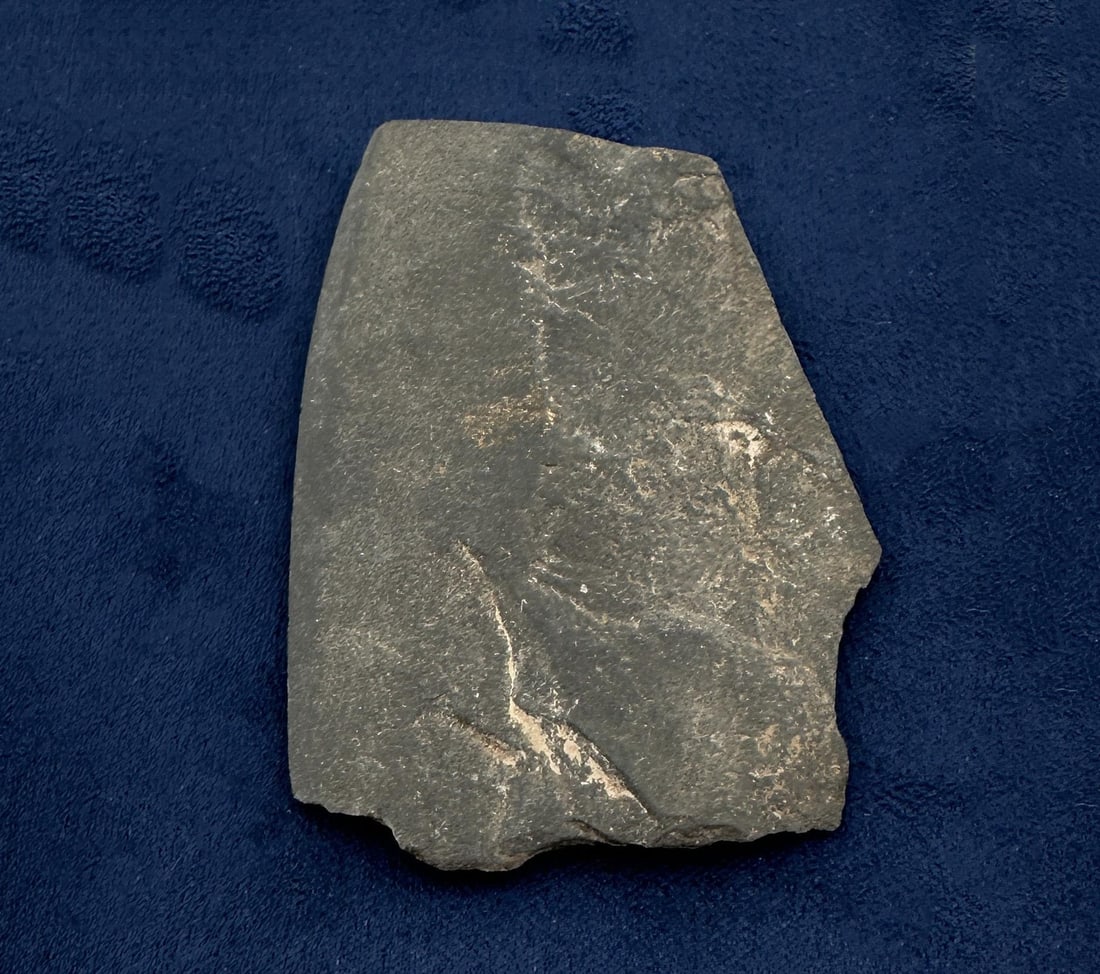Ancient Alaskan Inuit Eskimo Ulu Blade: Nice slate blade. 3 1/2" long.