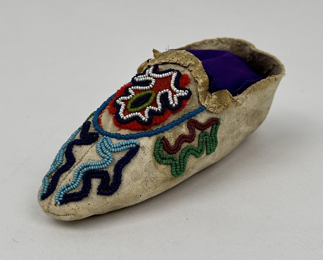Tlingit Northwest Coast Beaded Single Moccasin (1 of 4)