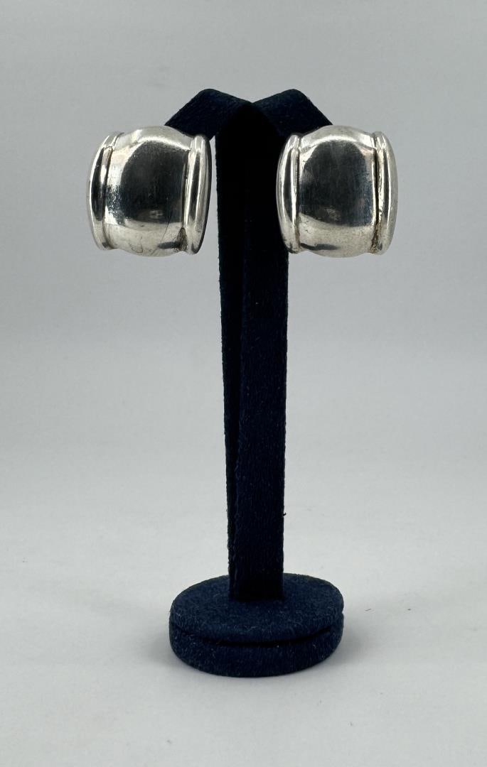 Robert Lee Morris Sterling Silver Clip On Earrings: 3/4" by 3/4". 25.55 grams.
