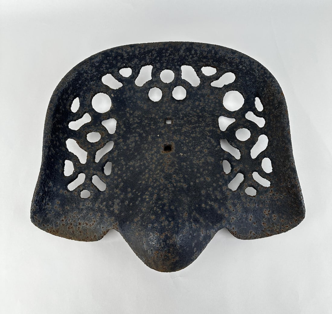 Antique Cast Iron Tractor Seat (1 of 3)