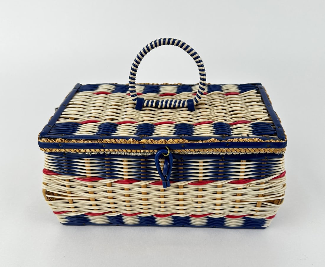 Vintage Wicker Sewing Box (1 of 6)