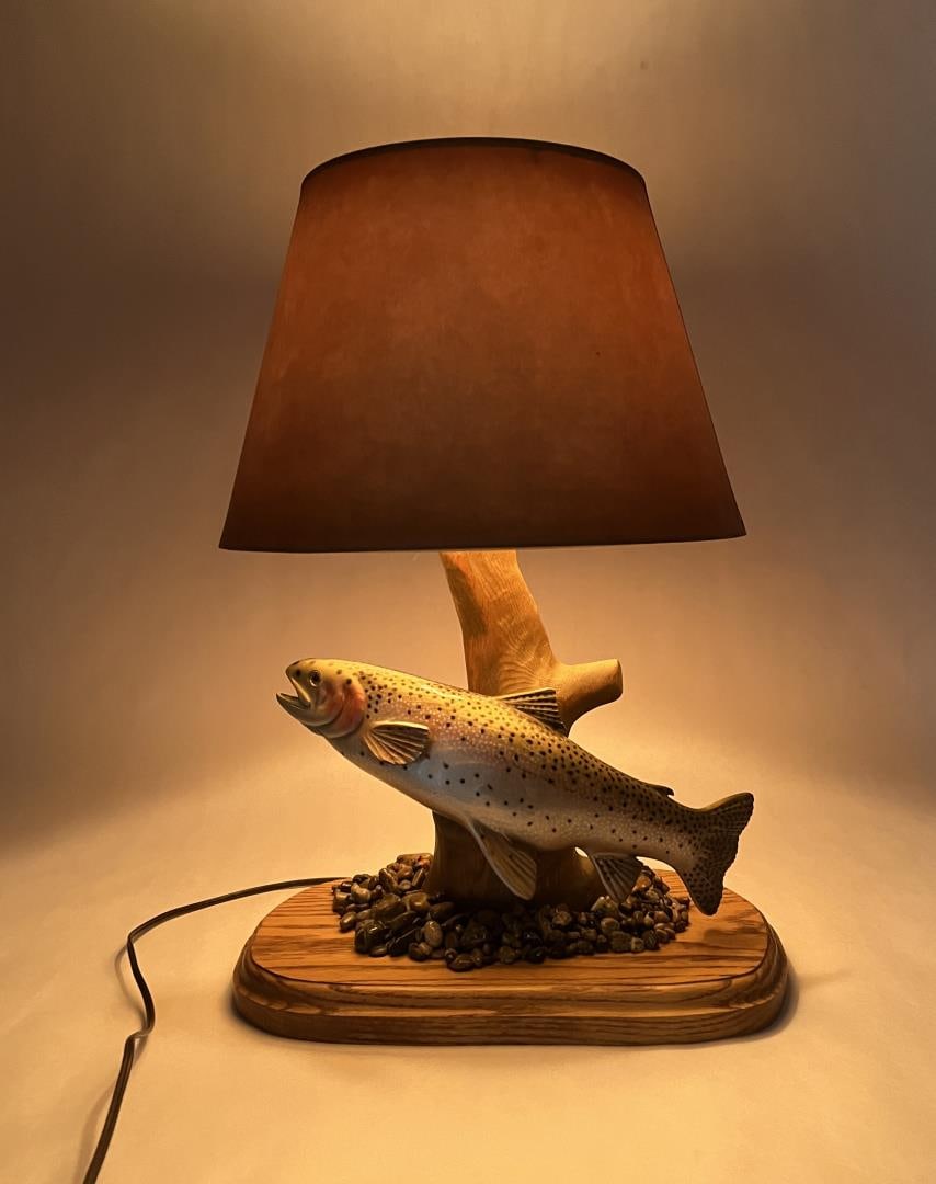 Showcase Carvers Montana Rainbow Trout Wood Lamp (1 of 11)