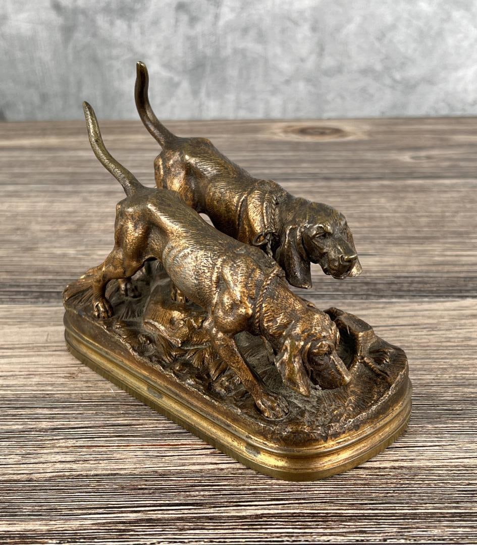 Alfred Dubucand Bloodhounds Dog Bronze (1 of 9)
