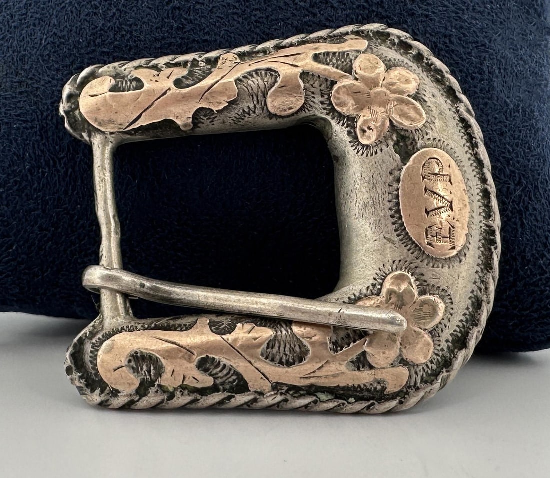 Taxco Mexico Sterling Silver Gold Cowboy Buckle: 1 3/4" by 1 1/2". 33.35 grams total weight