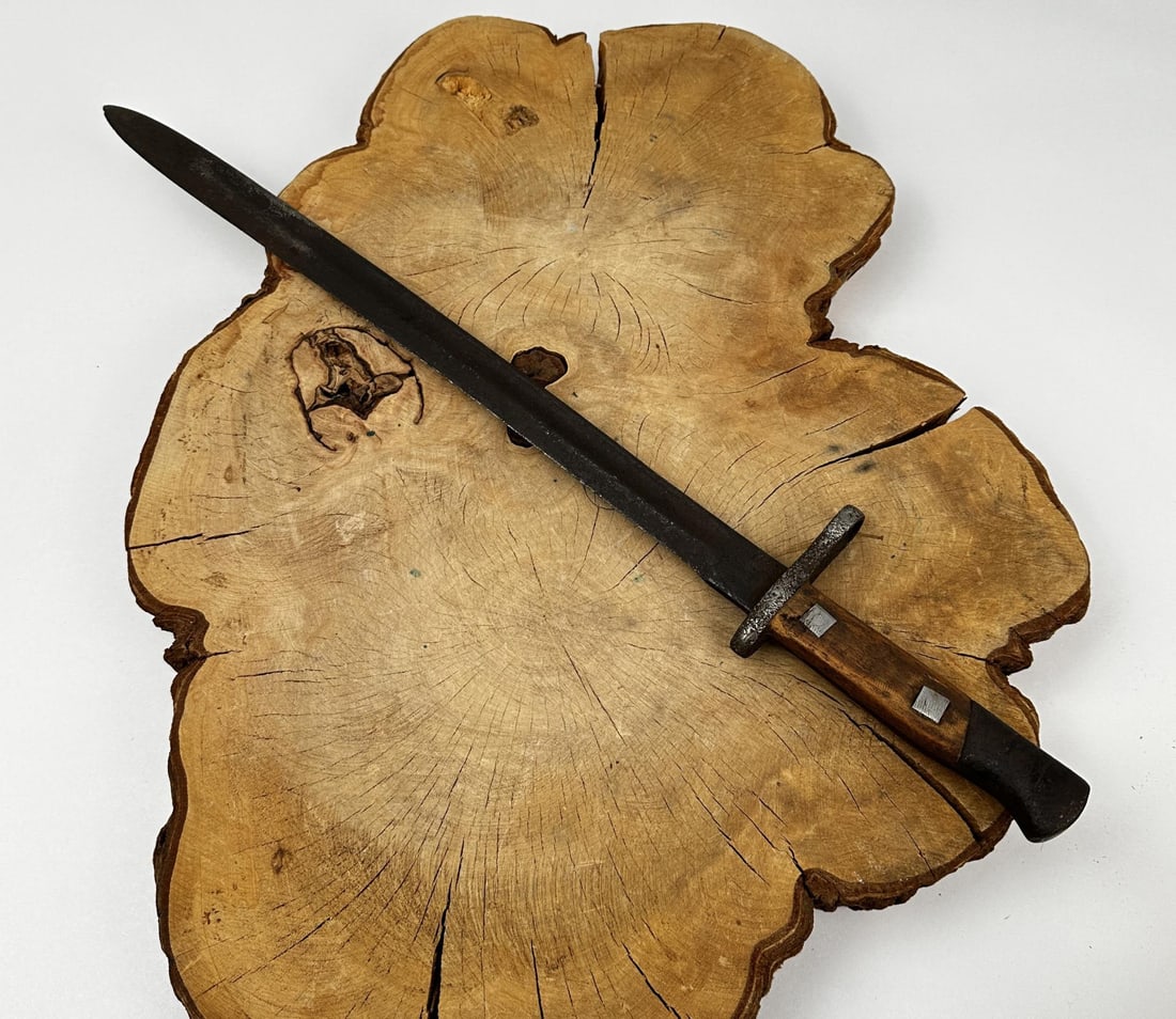 Battleground Found Bayonet: Quite a bit of pitting.