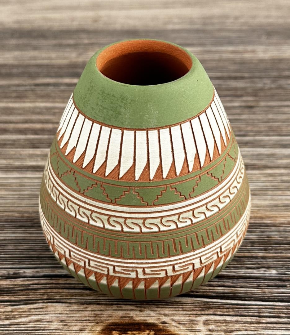 Michael Charlie Navajo Indian Seed Pot (1 of 5)