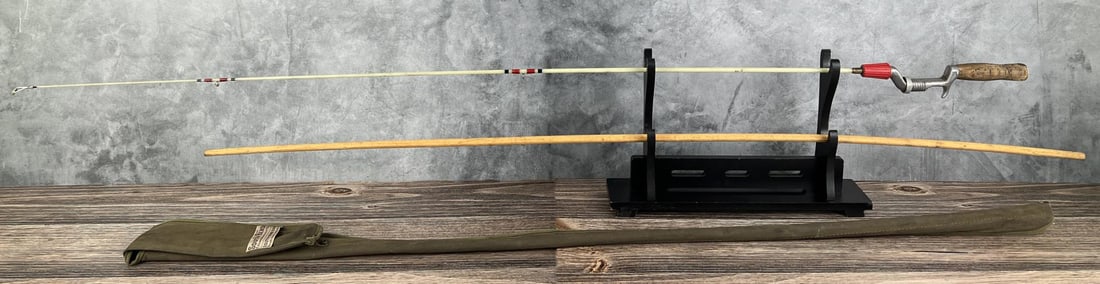 South Bend Bender 411 Fishing Rod: Nice rod in case.