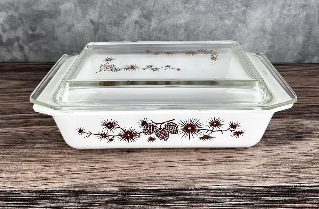 Pyrex Golden Pinecone 575-B 2 QT Casserole (1 of 9)