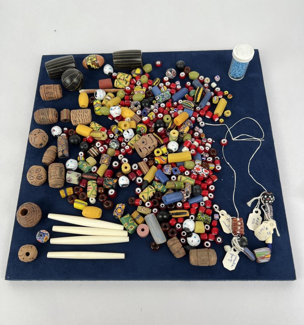 Native American Indian Trade Beads: Nice grouping.