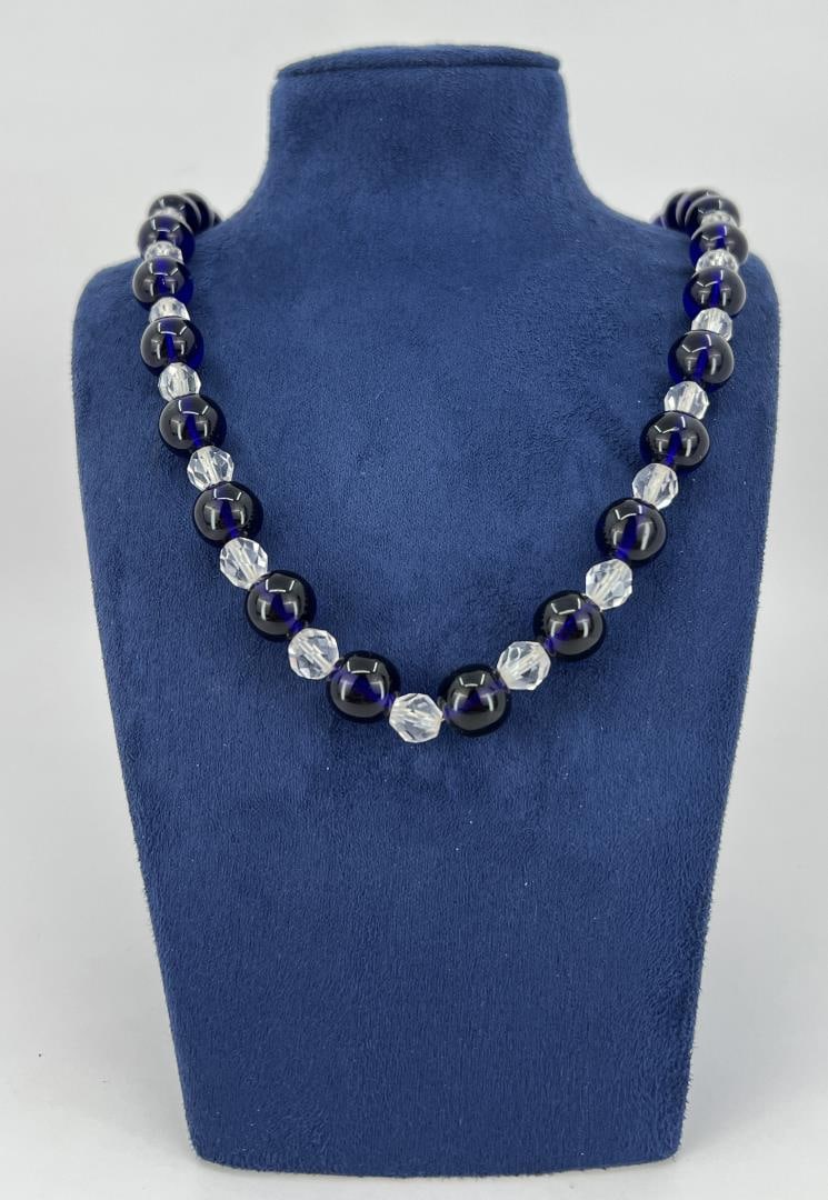 Art Deco Flapper Necklace (1 of 3)