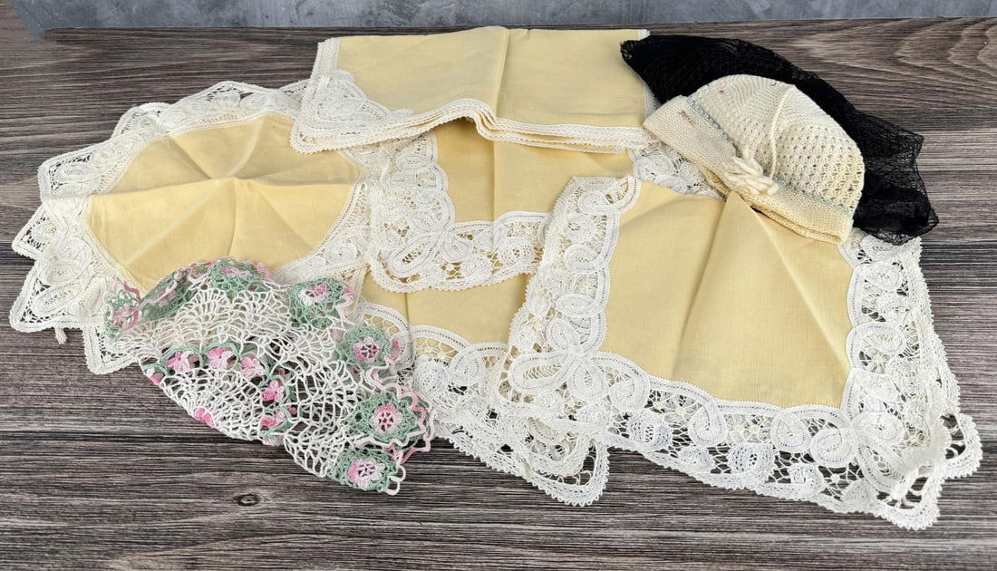 Collection of Antique Doilies: Nice grouping.