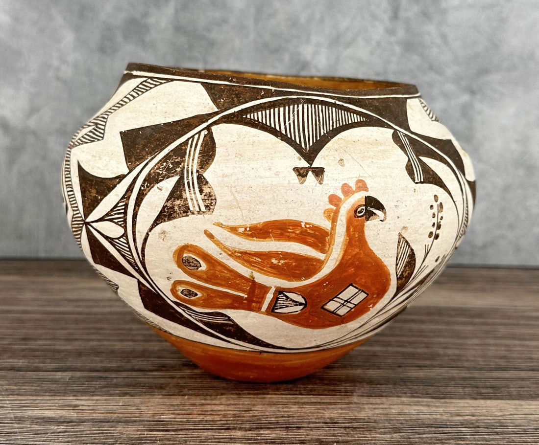 Antique Acoma Pueblo Indian Pot (1 of 8)