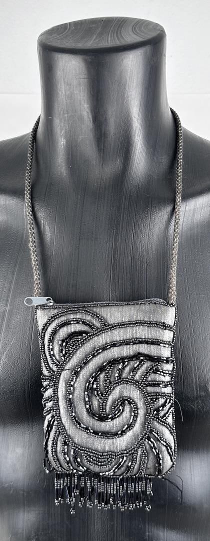 Beaded Coin Pouch Purse (1 of 4)