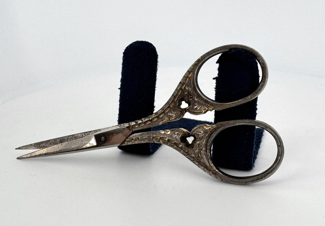Antique Jen Sal German Sewing Scissors (1 of 4)