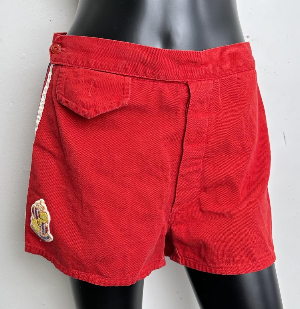 1950s South Seas Oahu Garment Co Shorts: Sportswear made by Oahu Garment Co Hawaii. 28" waist, 14" long.