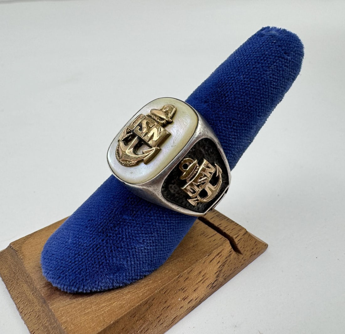 WW2 Sterling Silver US Navy Ring (1 of 5)