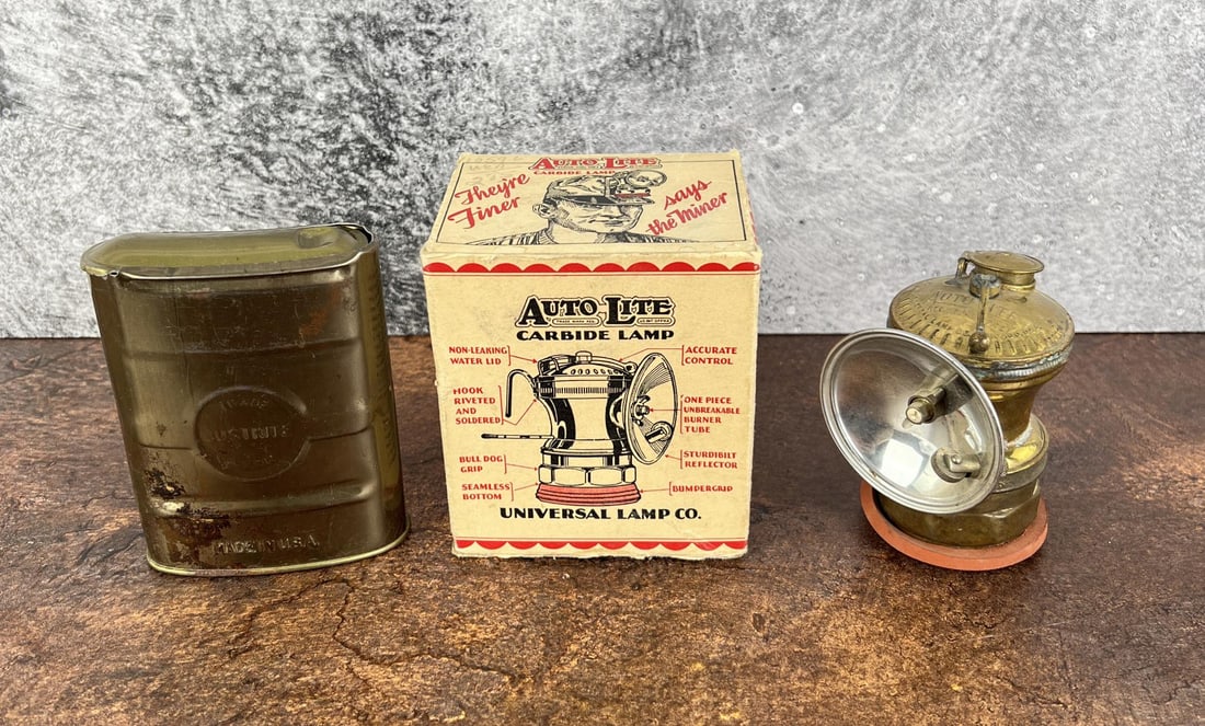 Auto Lite Carbide Miners Lamp in Box (1 of 10)