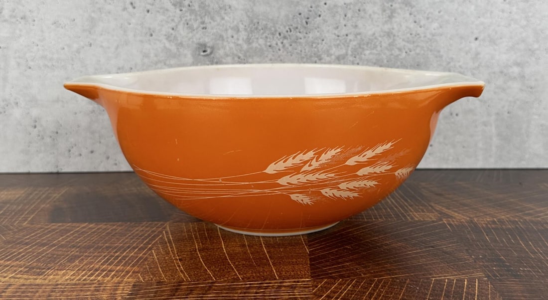 Pyrex 443 Autumn Harvest Wheat Bowl: Nice example.