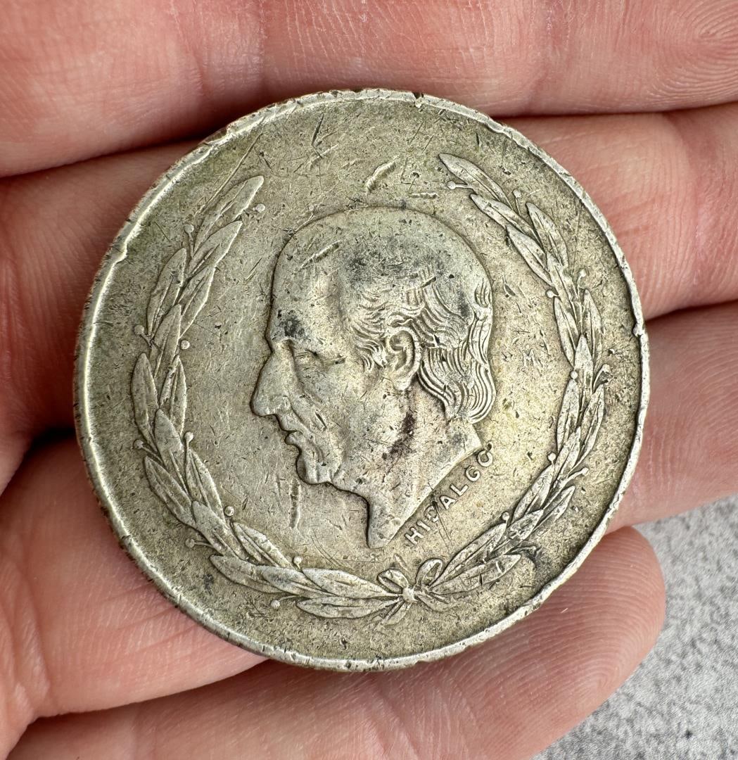 1953 Mexico Silver Cinco Pesos Coin (1 of 3)