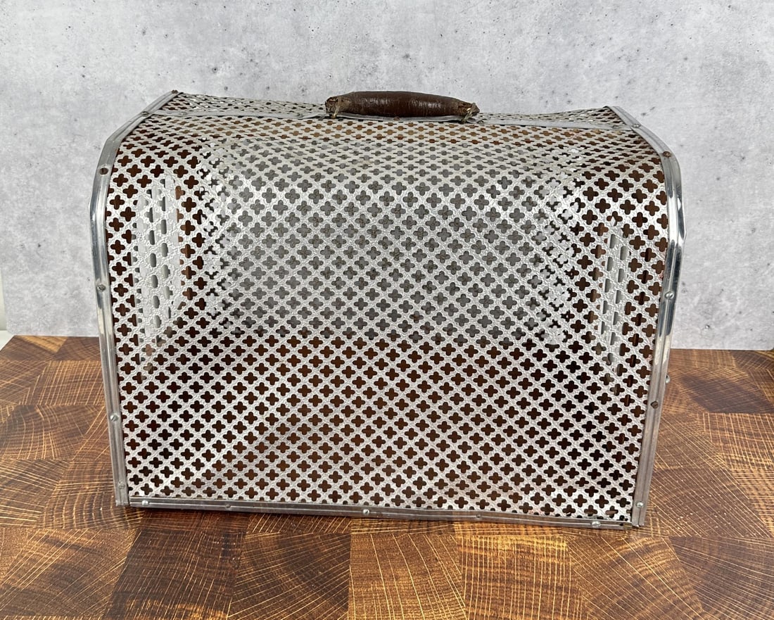 Vintage Pet Tote Carrier: 19 1/2" by 14 1/4" by 12 5/8"