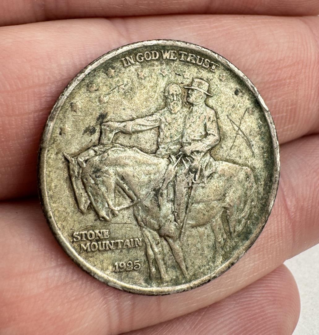 1925 Stone Mountain Silver Half Dollar (1 of 3)