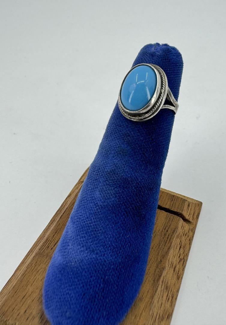 Italian 800 Silver Ring: Size 4.