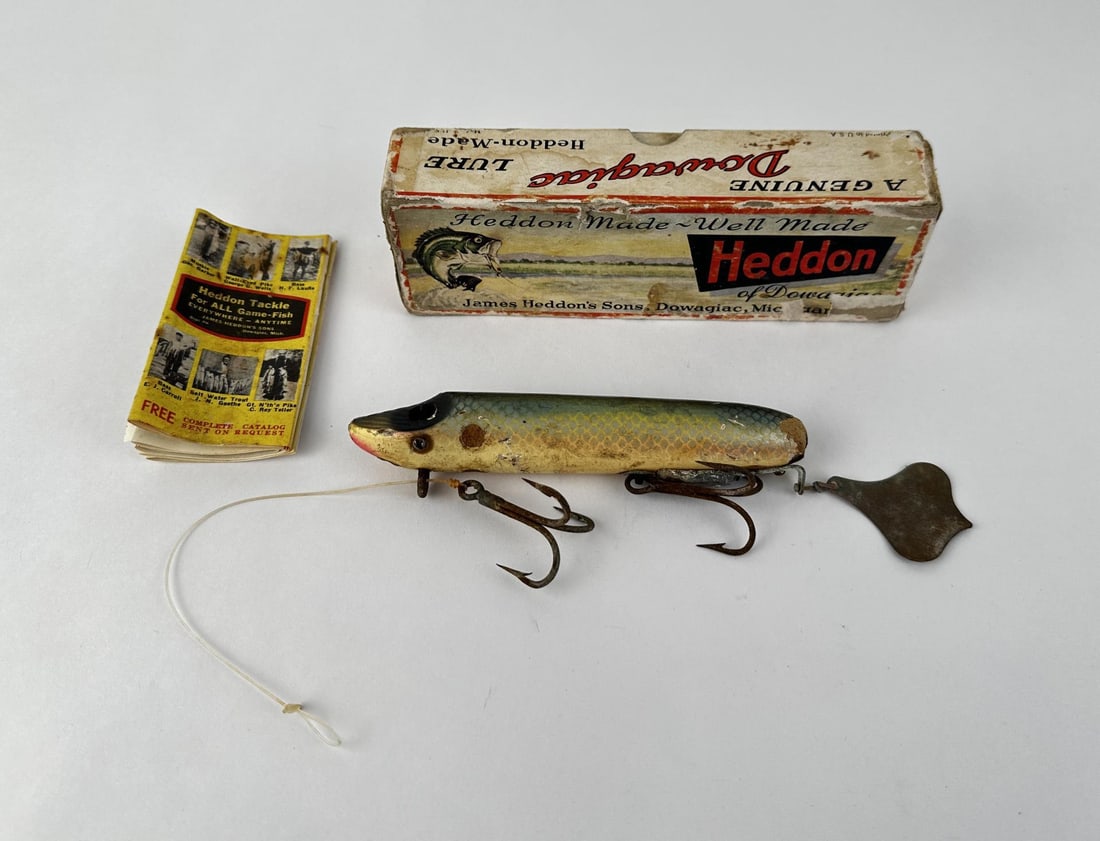 Heddon Giant Vamp Wood Fishing Lure Plug (1 of 9)