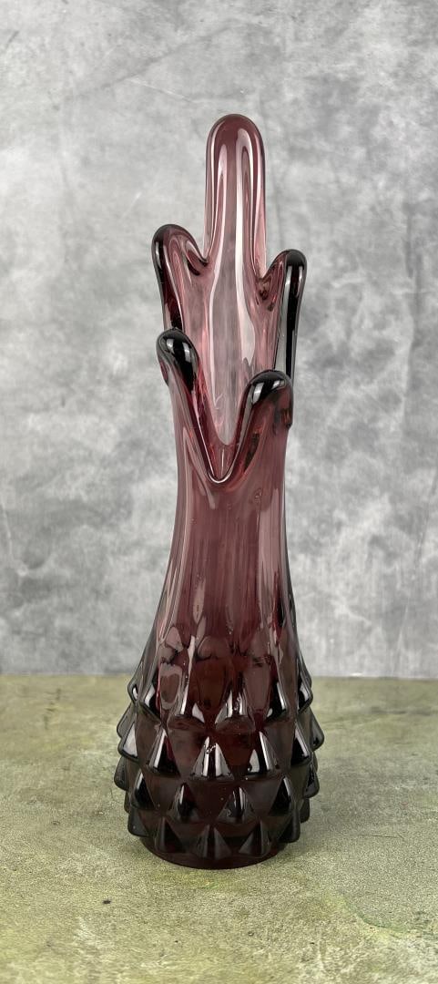 Mid Century LE Smith Swung Art Glass Vase: 10 3/8" tall. Diamond Pattern