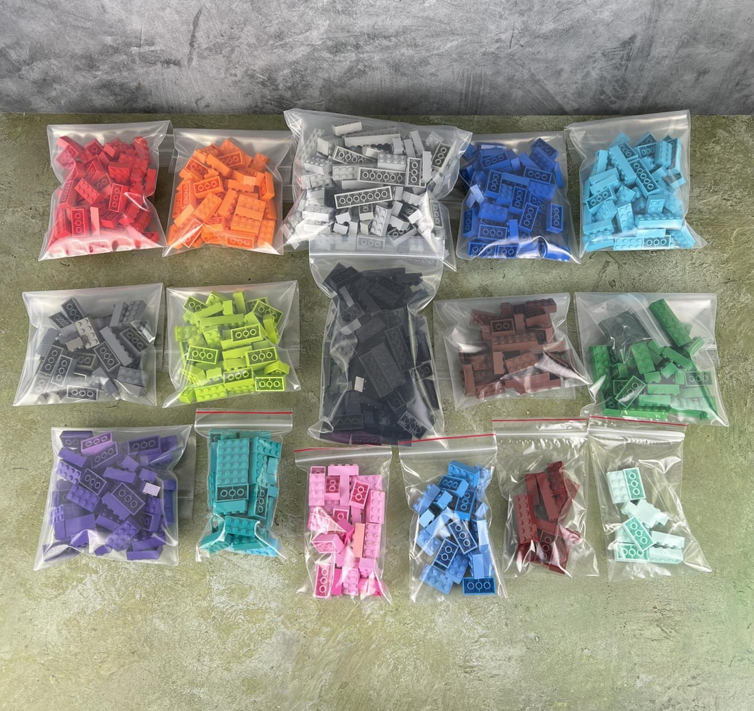 Large Grouping of Lego: Nice Grouping