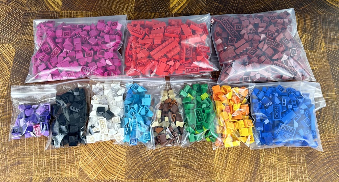 Large Grouping of Lego: Nice grouping.