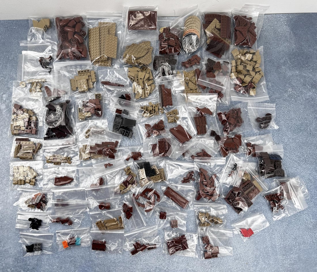 Large Grouping of Lego: Nice grouping.