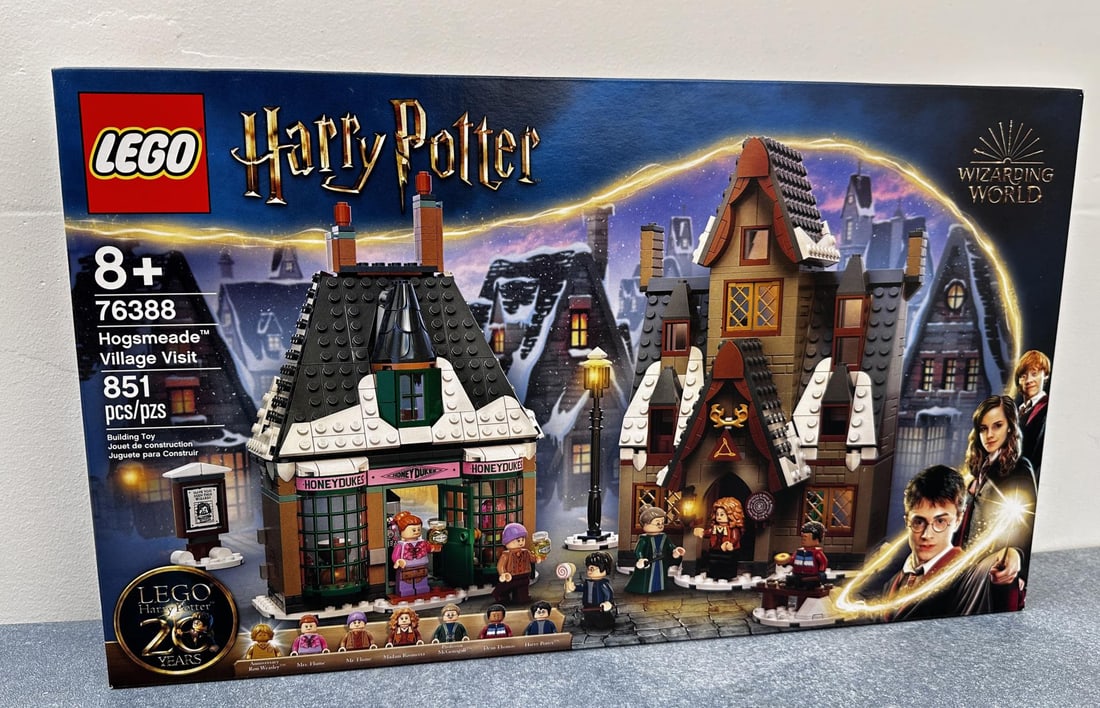 Lego Harry Potter 76388 Hogsmeade Village Visit: Sealed in box.