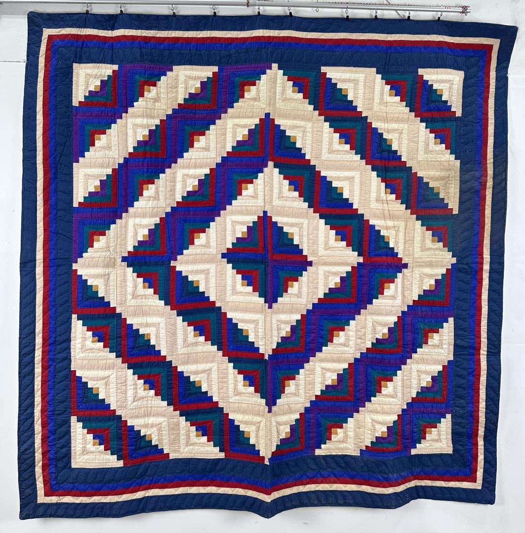 Indiana Amish Barn Raising Quilt (1 of 4)