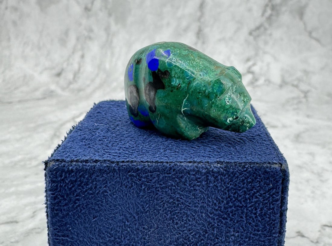 Zuni Carved Malachite Bear Fetish (1 of 4)